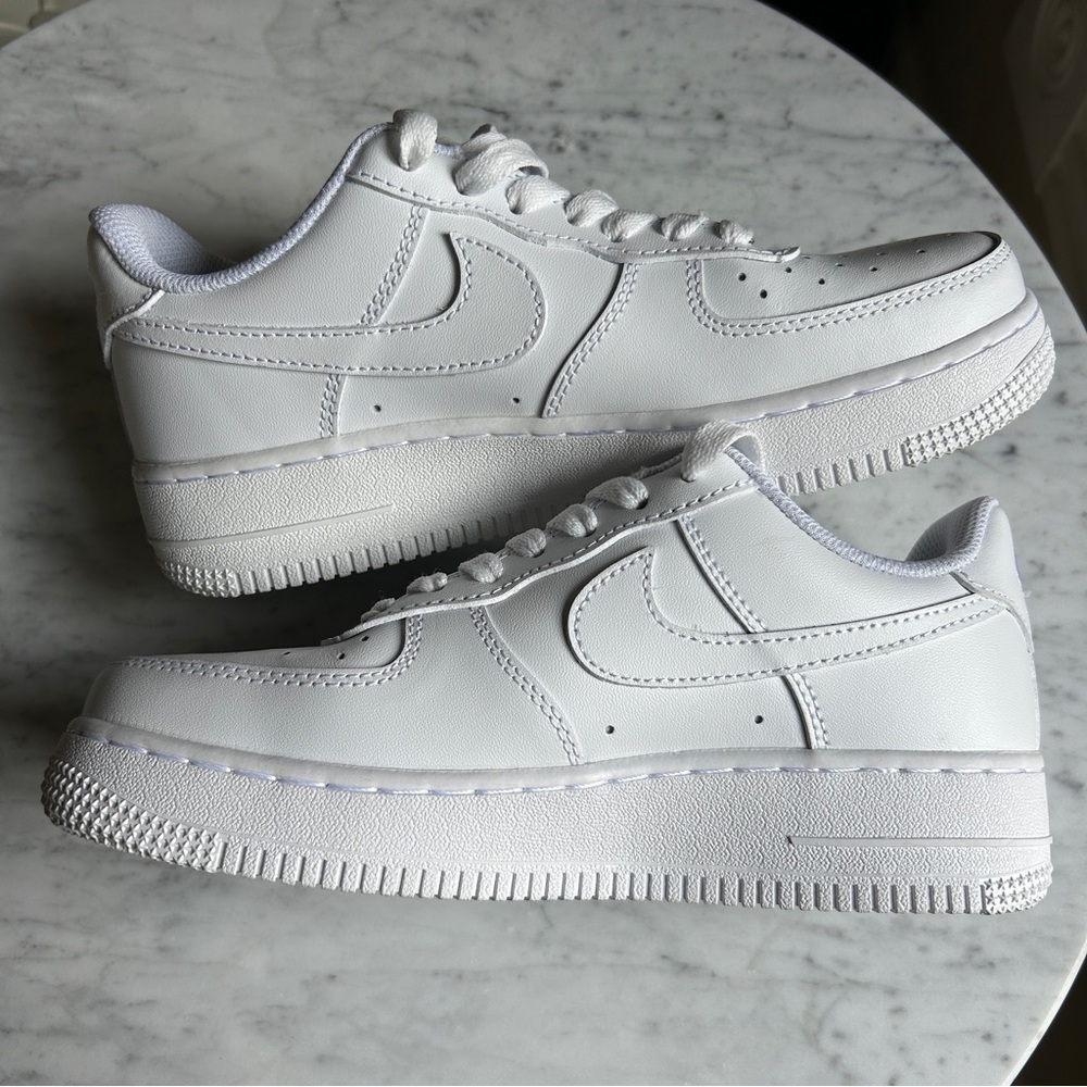 Nike Air Force 1 ‘07 White Unisex Size 7M//8.5W NWT